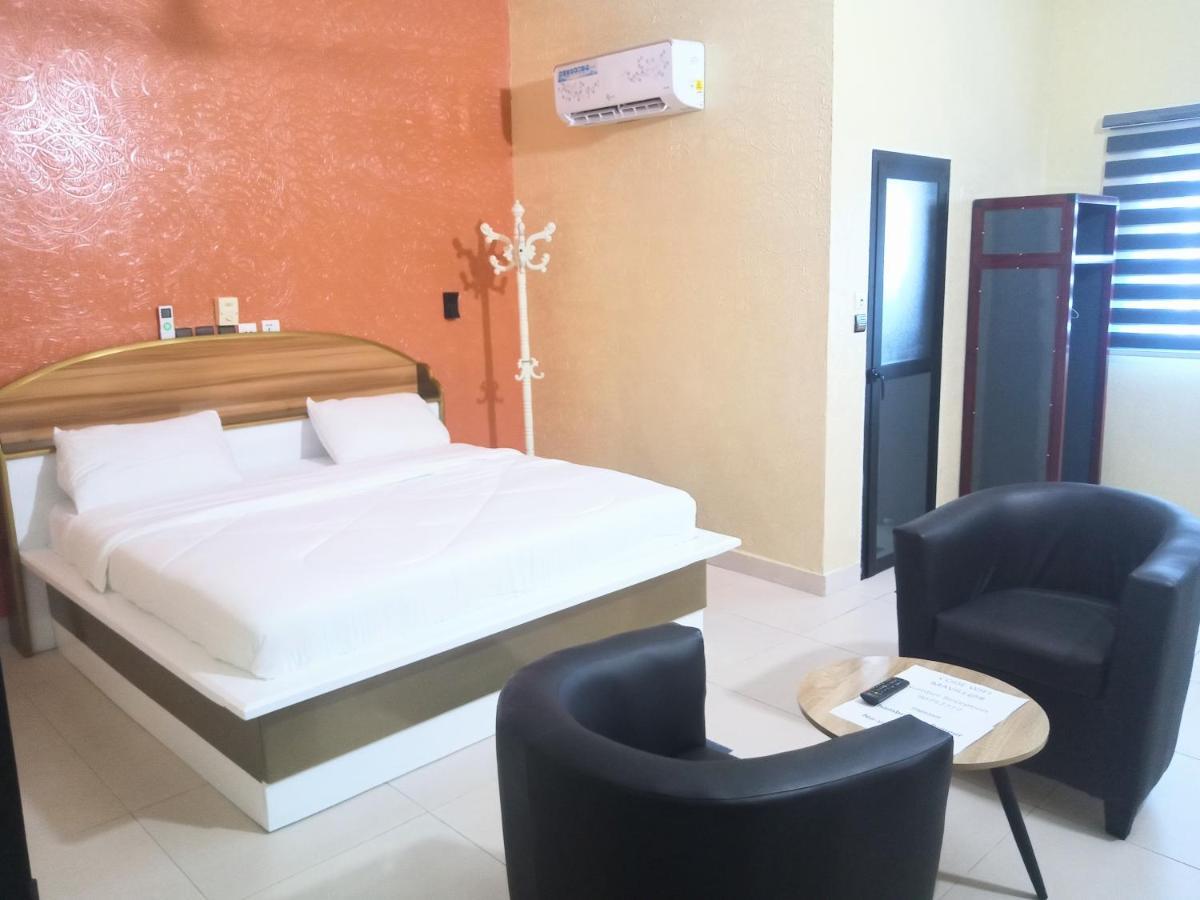 Hotel Mavilla Cotonou Buitenkant foto