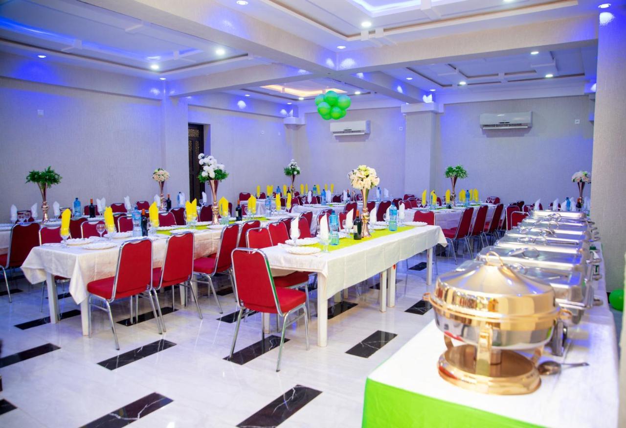 Hotel Mavilla Cotonou Buitenkant foto