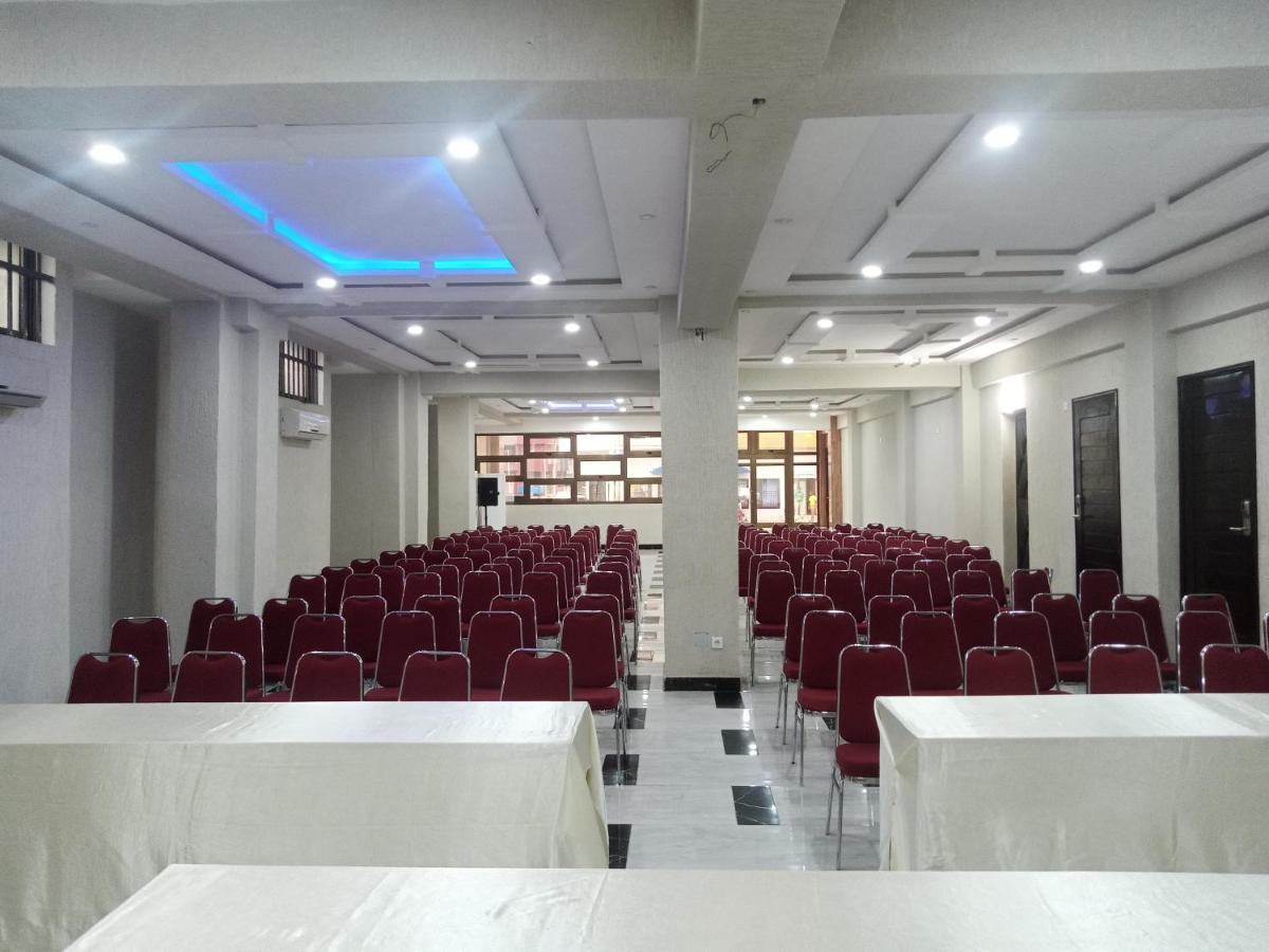Hotel Mavilla Cotonou Buitenkant foto