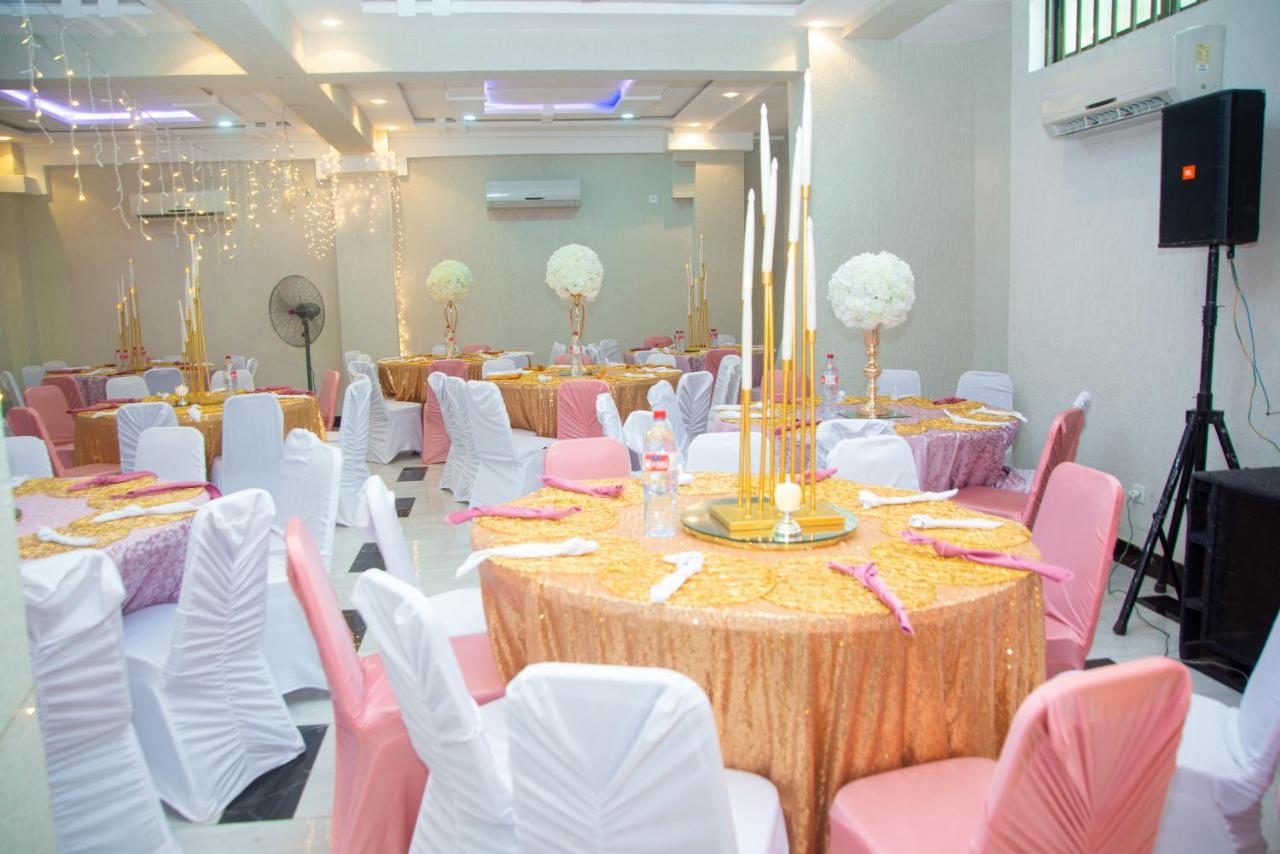 Hotel Mavilla Cotonou Buitenkant foto