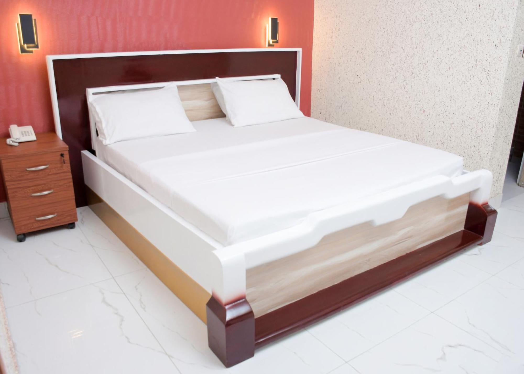 Hotel Mavilla Cotonou Buitenkant foto