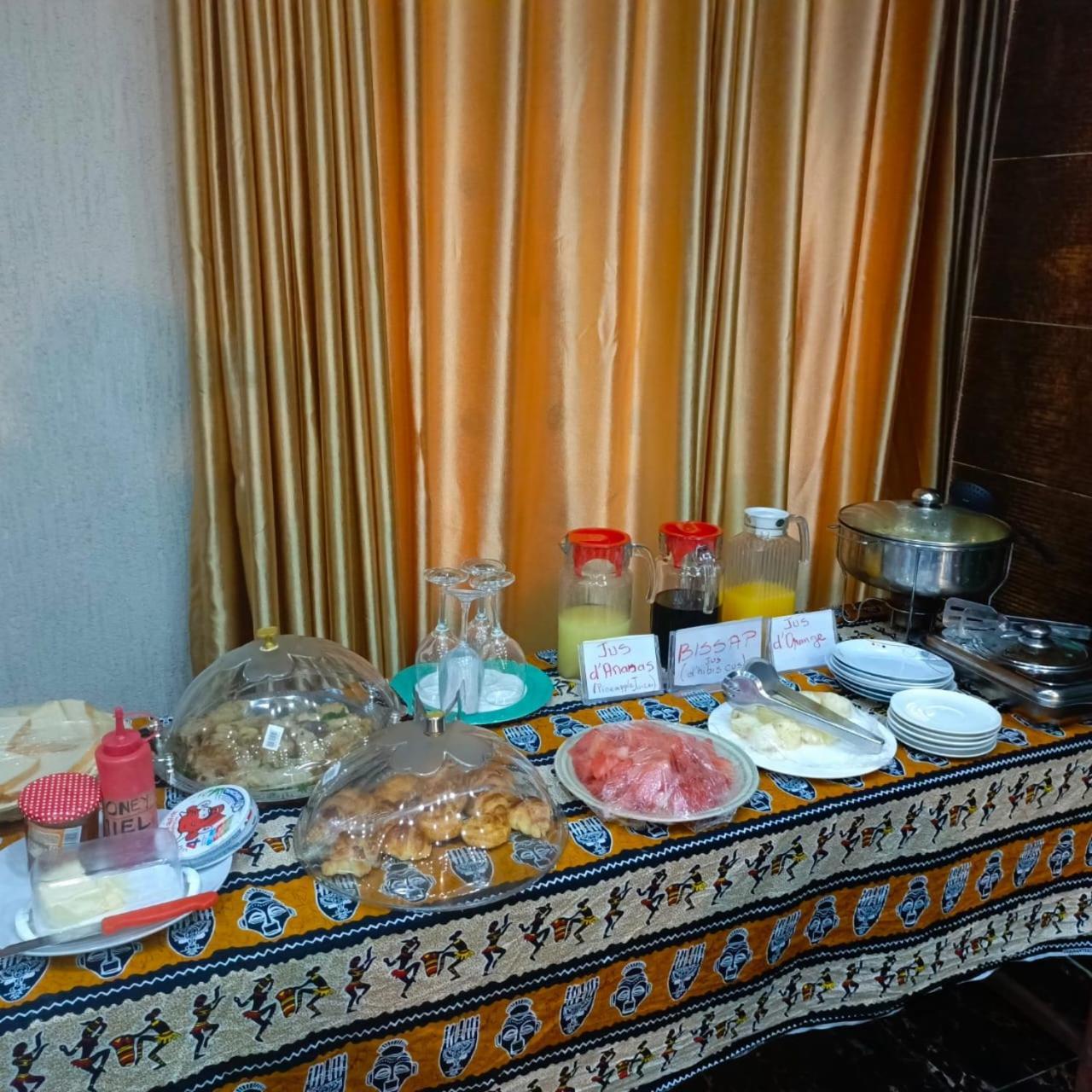 Hotel Mavilla Cotonou Buitenkant foto