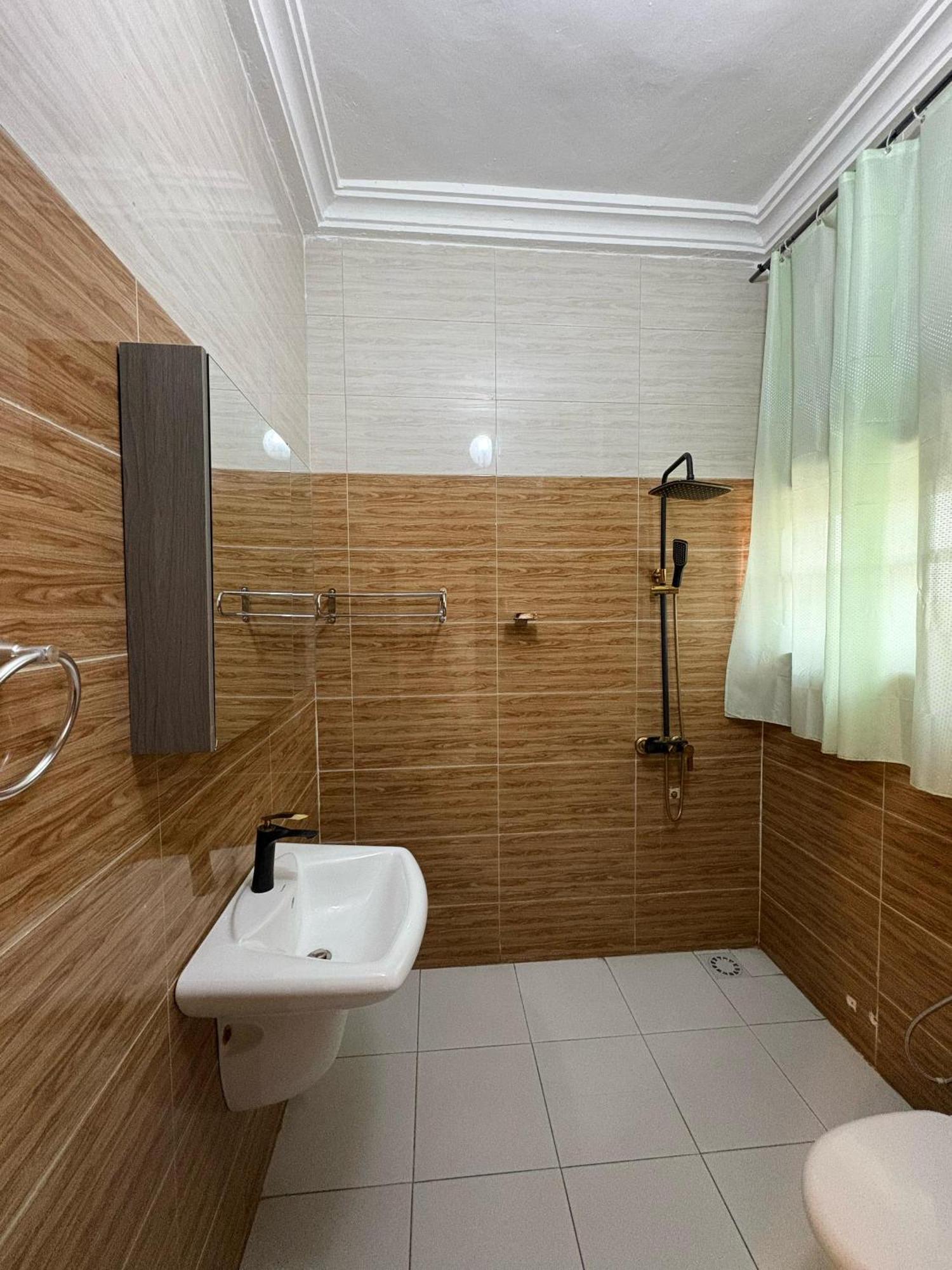 Hotel Mavilla Cotonou Buitenkant foto