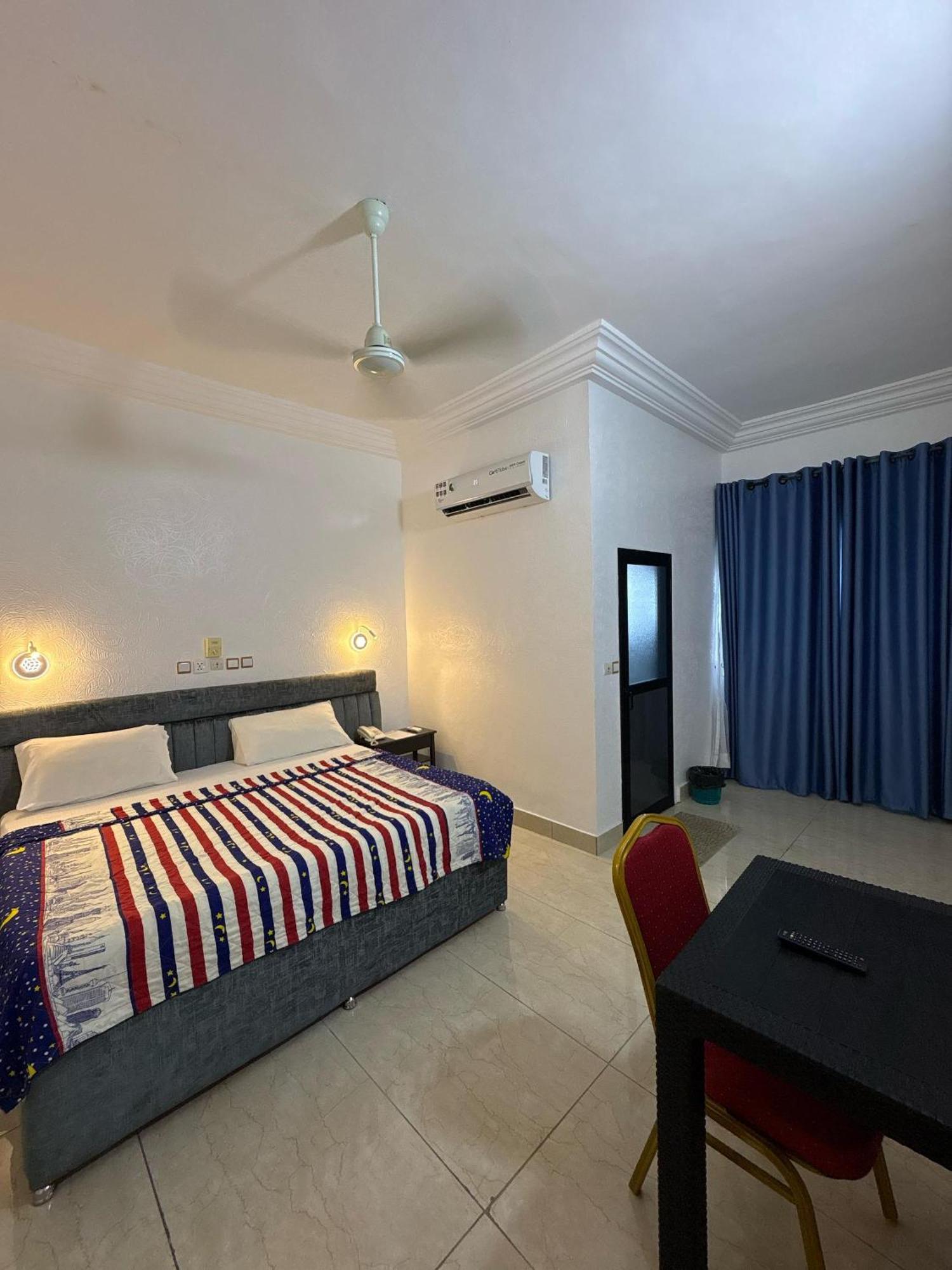 Hotel Mavilla Cotonou Buitenkant foto