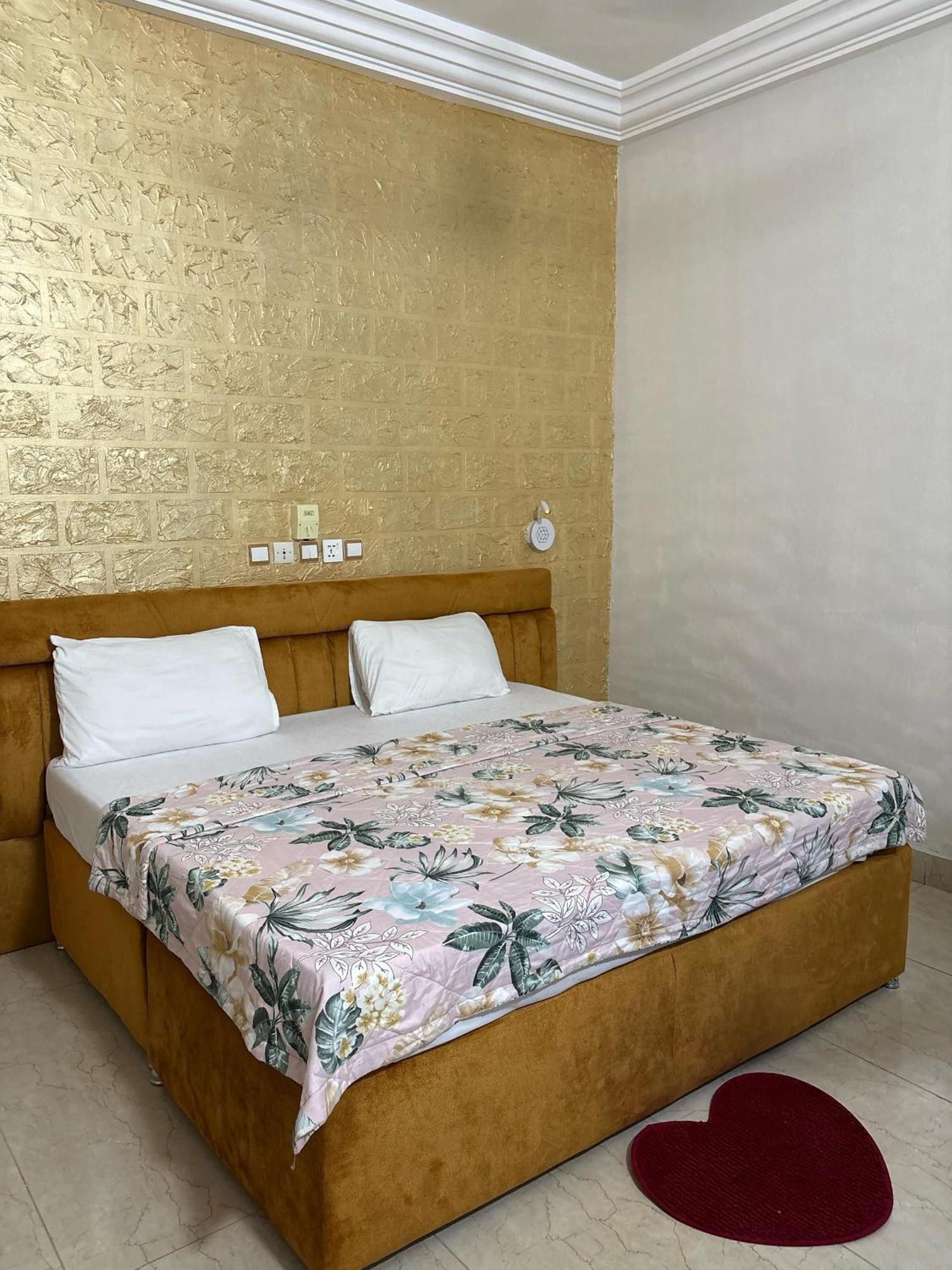 Hotel Mavilla Cotonou Buitenkant foto